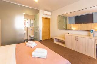 Отель Mini-hotel People Одесса Стандартный двухместный номер с 1 кроватью-4